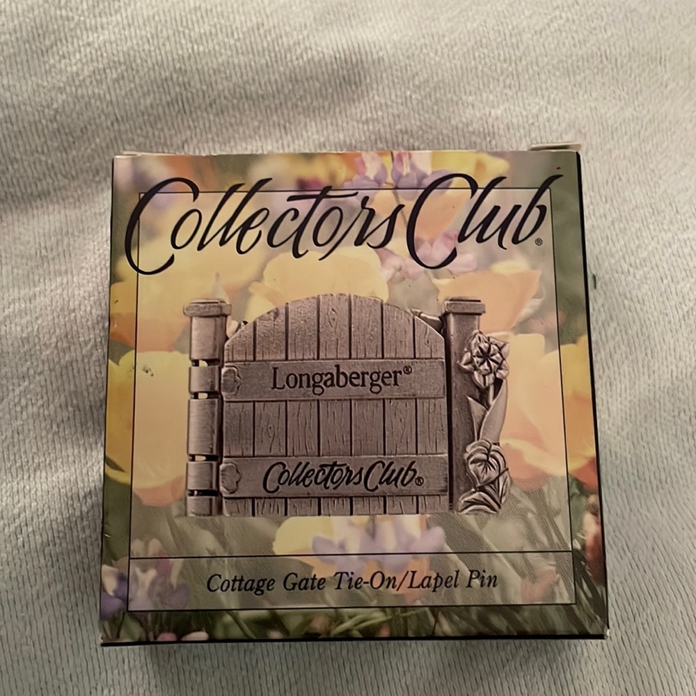 Longaberger Collectors Club Tie-on/Lapel Pin